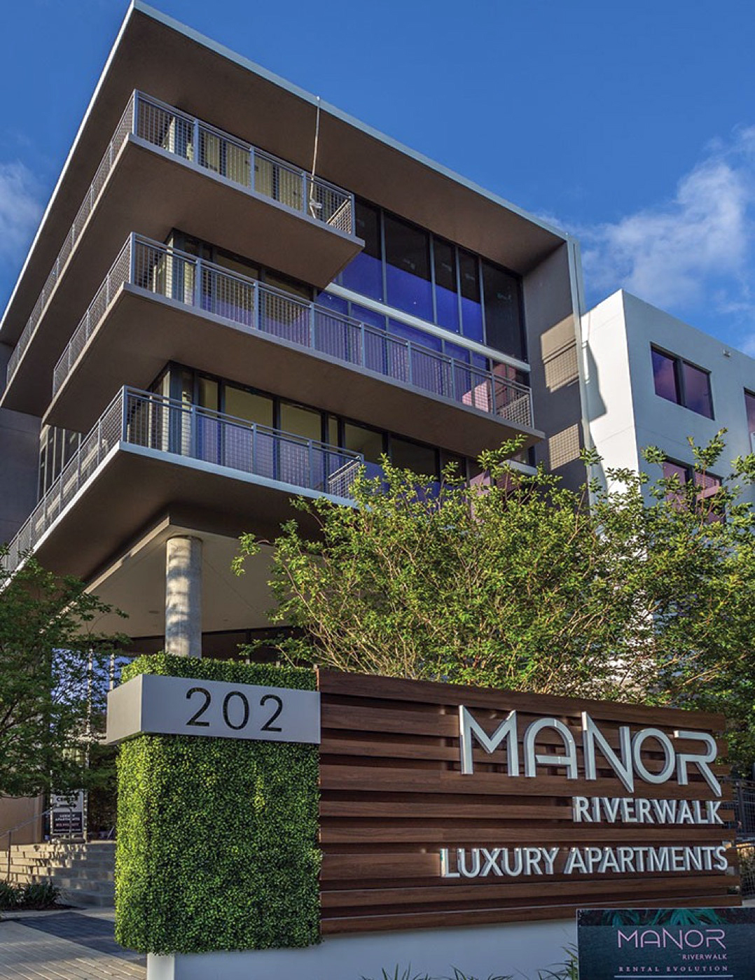 MANOR Riverwalk